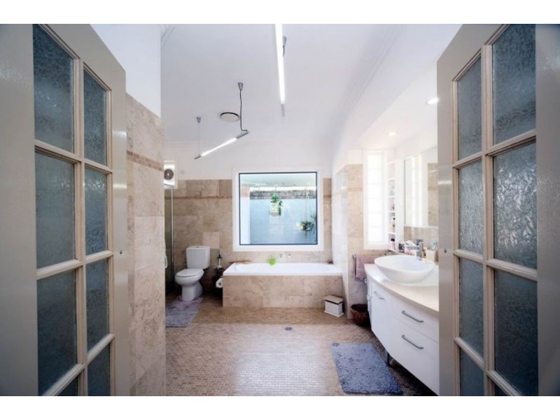 10 Hillside Terrace, Black Head NSW 2430