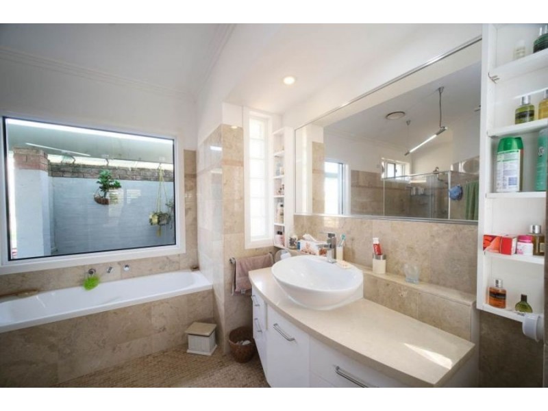 10 Hillside Terrace, Black Head NSW 2430