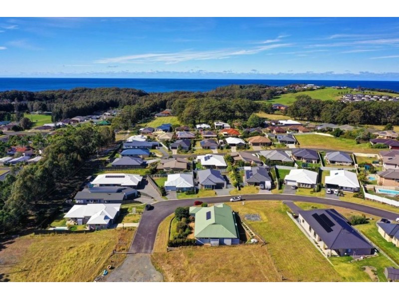 10 Hillside Terrace, Black Head NSW 2430