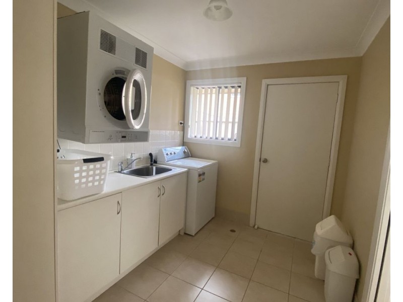 4 Cummins way, Diamond Beach NSW 2430