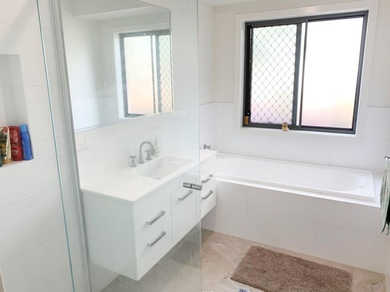 41 Hilltop Parkway, Hallidays Point NSW 2430