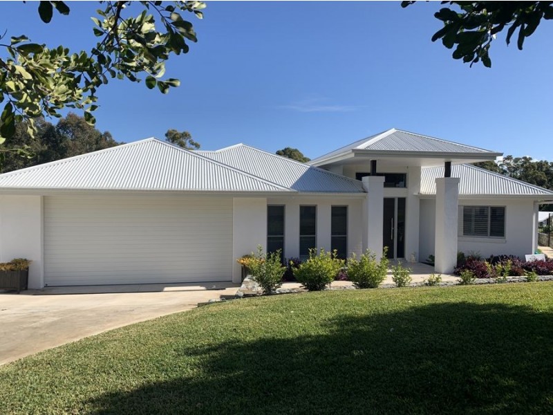 2 Avoca Court, Red Head NSW 2430