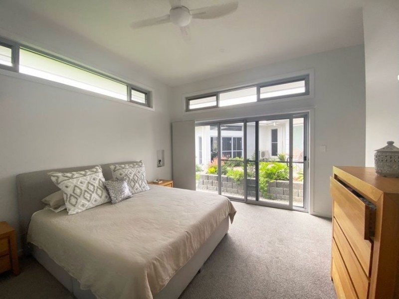 2 Avoca Court, Red Head NSW 2430