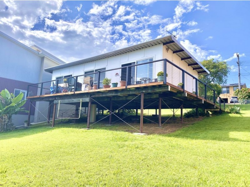 39 High st, Black Head NSW 2430