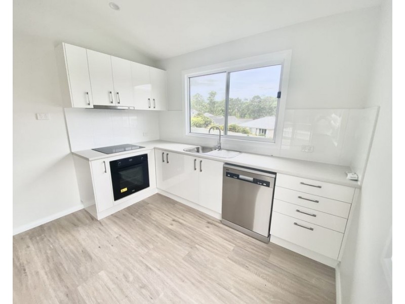 2/9A The Boulevard, Tallwoods Village NSW 2430