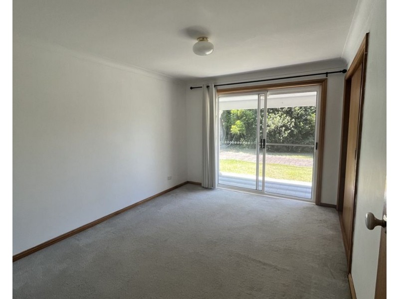 10 High Street, Black Head NSW 2430