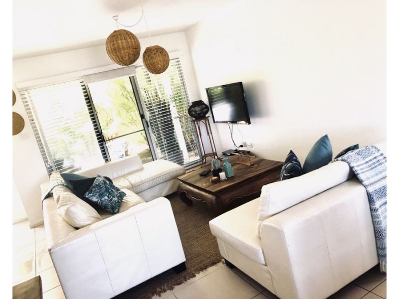 6/33-37 Emerald Drive, Diamond Beach NSW 2430