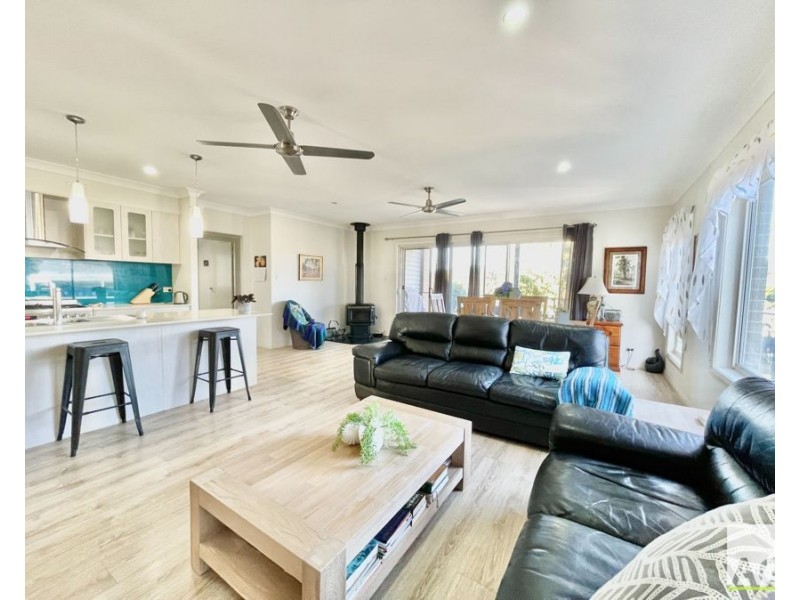 43 Emerald Drive, Diamond Beach NSW 2430