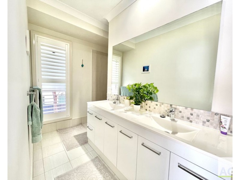 43 Emerald Drive, Diamond Beach NSW 2430