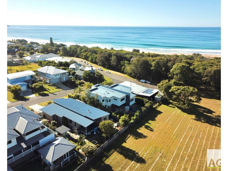 43 Emerald Drive, Diamond Beach NSW 2430