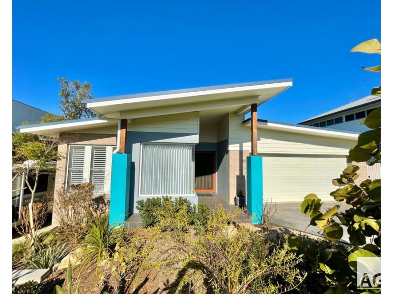 43 Emerald Drive, Diamond Beach NSW 2430