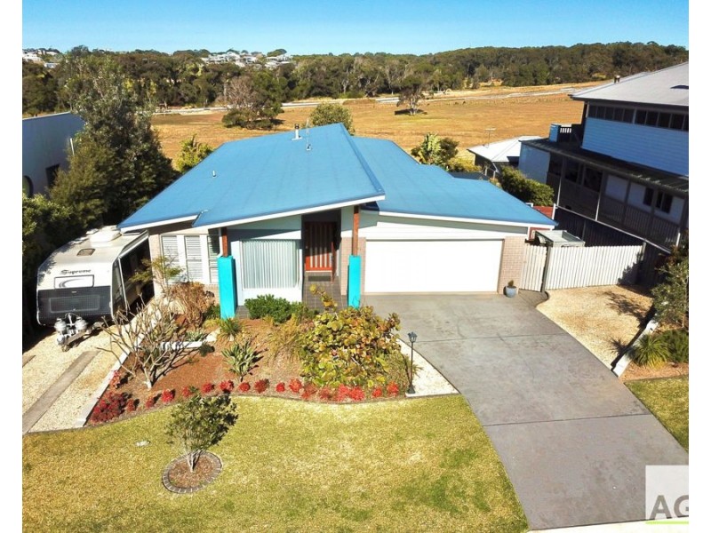 43 Emerald Drive, Diamond Beach NSW 2430