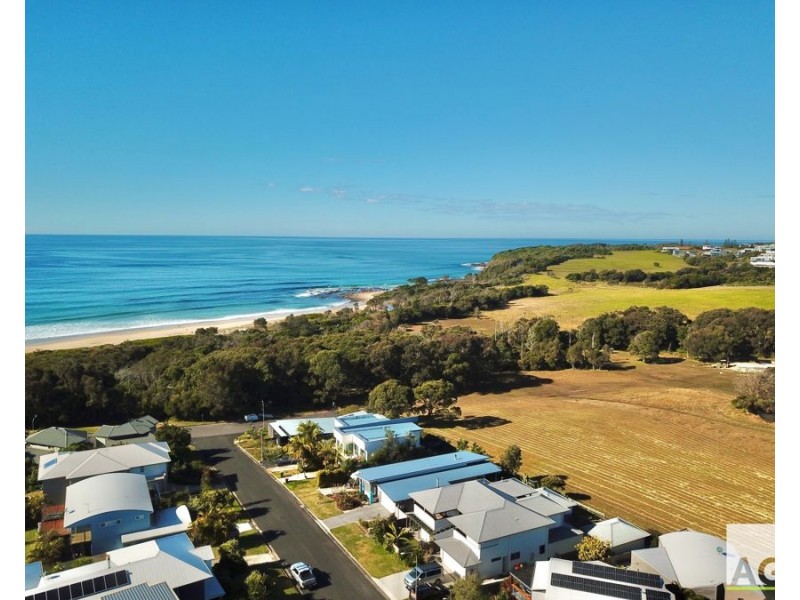 43 Emerald Drive, Diamond Beach NSW 2430