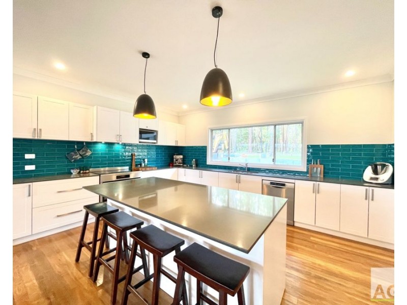 83 Blackhead Rd, Hallidays Point NSW 2430