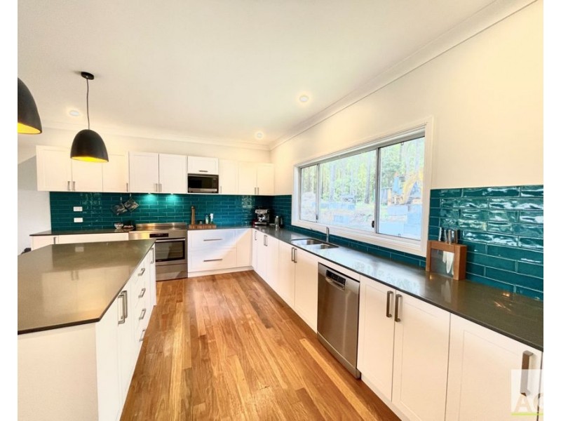 83 Blackhead Rd, Hallidays Point NSW 2430