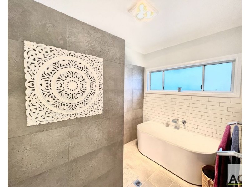 83 Blackhead Rd, Hallidays Point NSW 2430