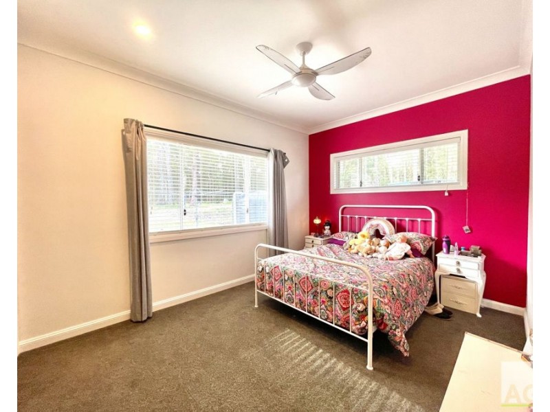 83 Blackhead Rd, Hallidays Point NSW 2430