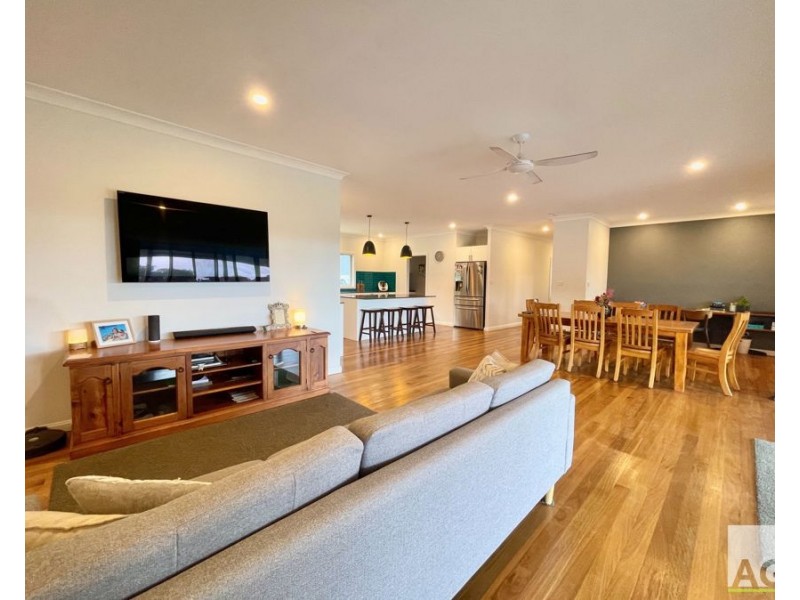 83 Blackhead Rd, Hallidays Point NSW 2430