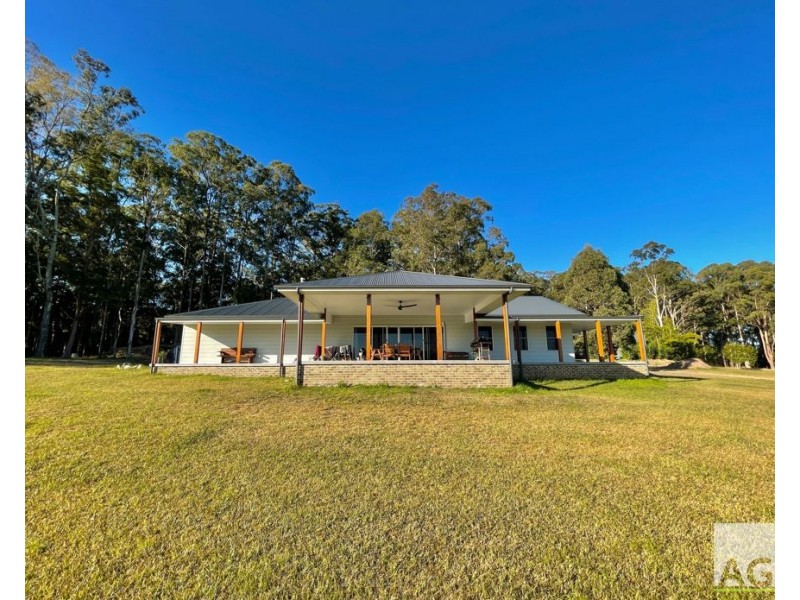 83 Blackhead Rd, Hallidays Point NSW 2430