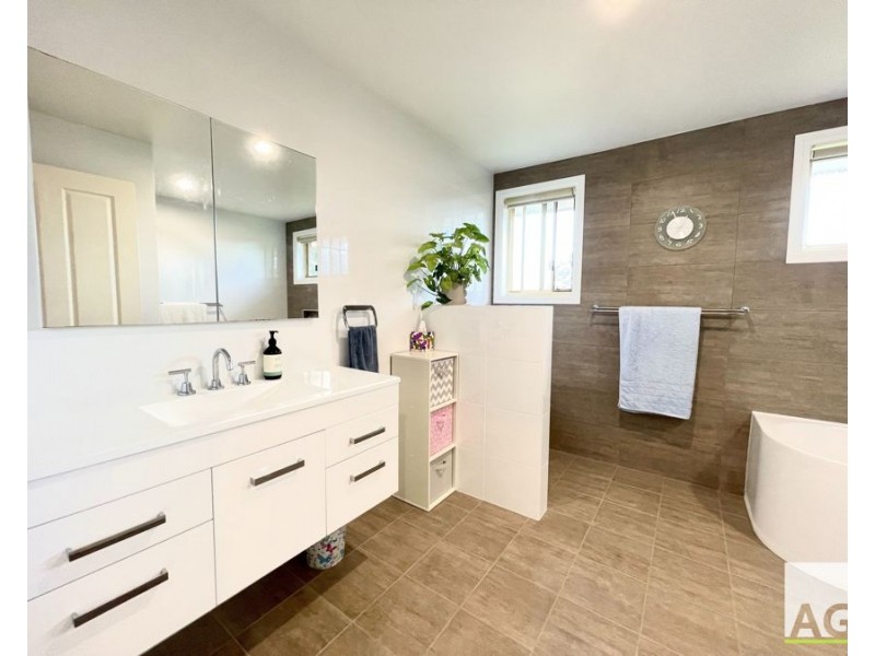 18 Chelmsbrook Drive, Rainbow Flat NSW 2430