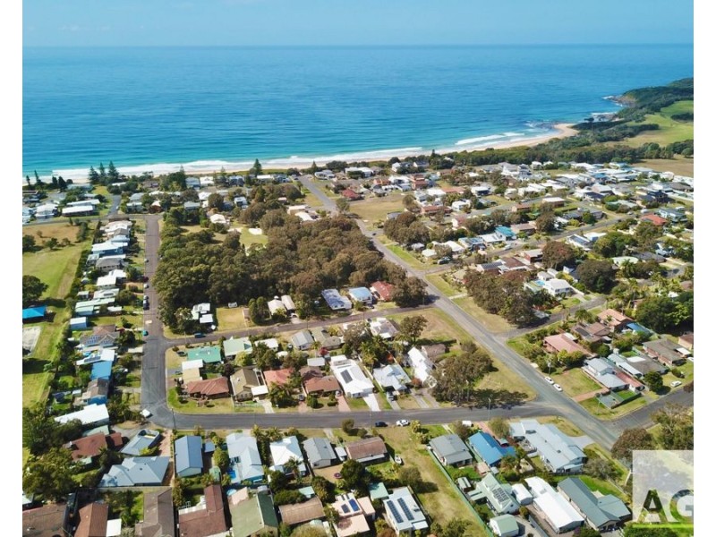 12 Saltwater Crescent, Diamond Beach NSW 2430