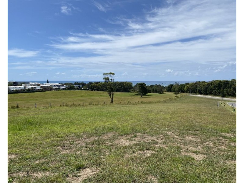 13 Ivory Street, Diamond Beach NSW 2430