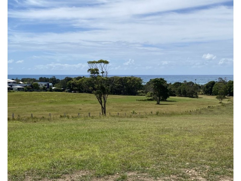 13 Ivory Street, Diamond Beach NSW 2430
