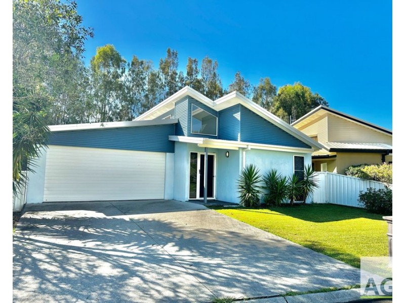 1 Bloodwood Pl, Black Head NSW 2430