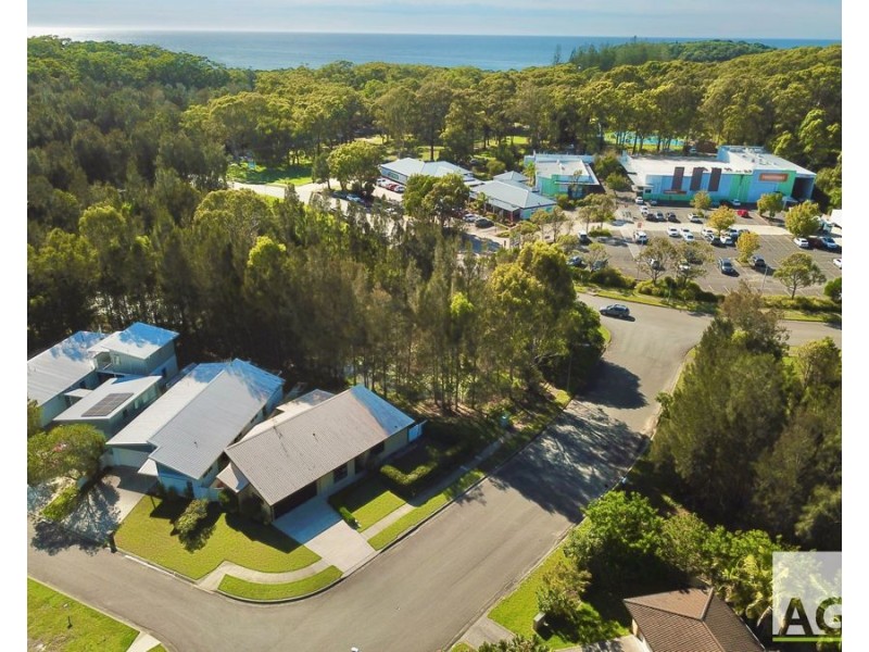 1 Bloodwood Pl, Black Head NSW 2430