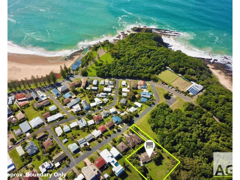 10 High Street, Black Head NSW 2430
