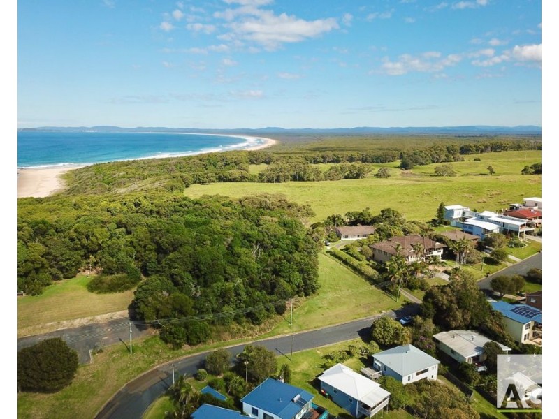 10 High Street, Black Head NSW 2430