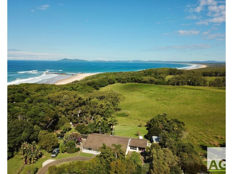 10 High Street, Black Head NSW 2430