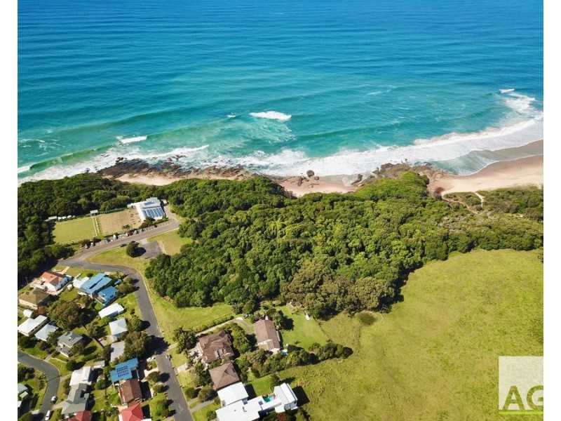 10 High Street, Black Head NSW 2430