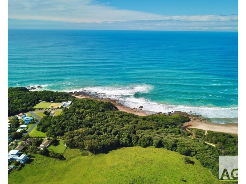 10 High Street, Black Head NSW 2430