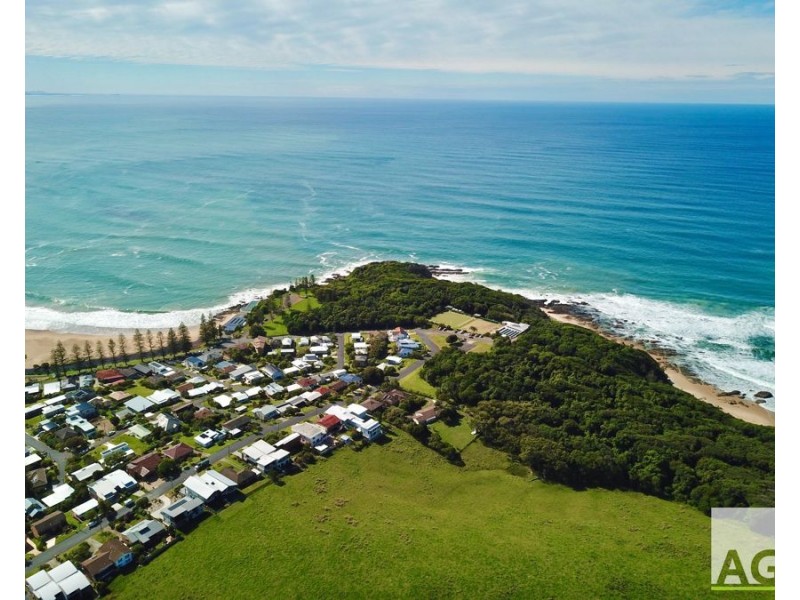10 High Street, Black Head NSW 2430