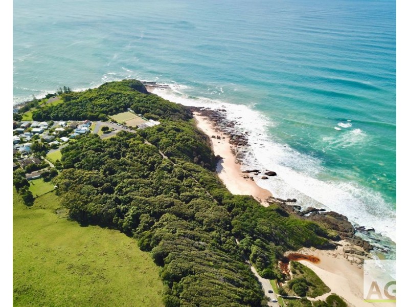 10 High Street, Black Head NSW 2430
