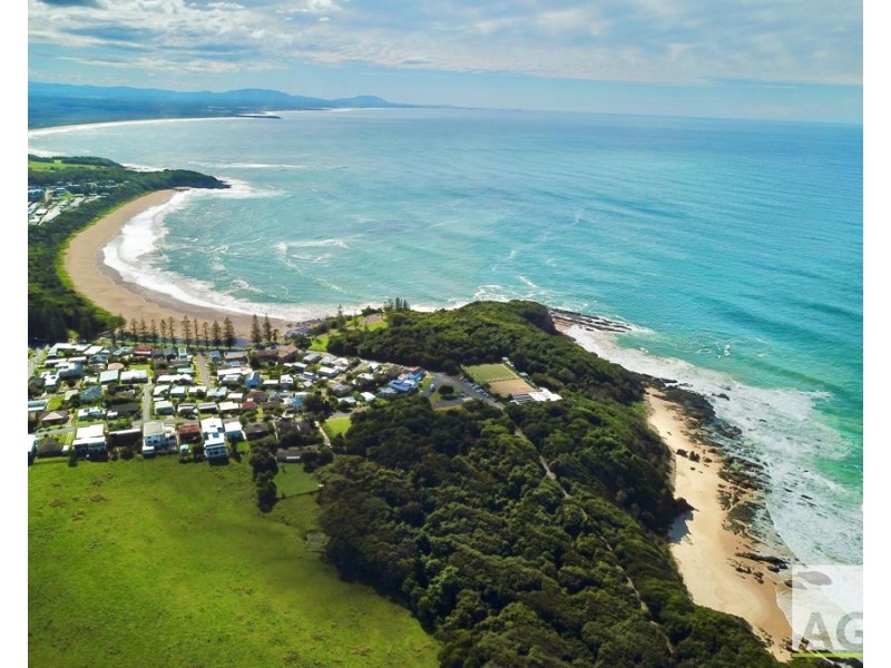 10 High Street, Black Head NSW 2430