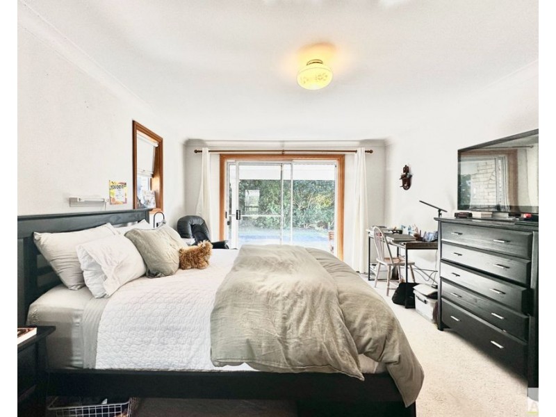 10 High Street, Black Head NSW 2430