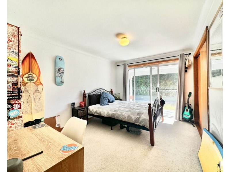 10 High Street, Black Head NSW 2430