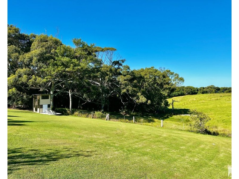 10 High Street, Black Head NSW 2430