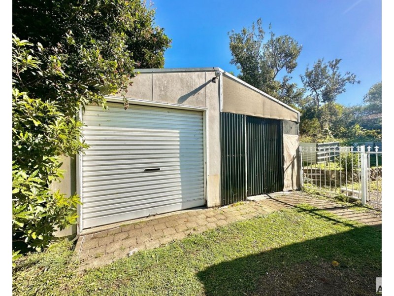 10 High Street, Black Head NSW 2430