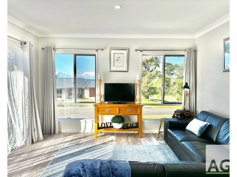 38 Scarborough Circuit, Red Head NSW 2430