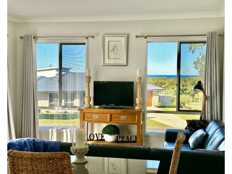 38 Scarborough Circuit, Red Head NSW 2430