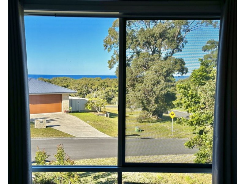 38 Scarborough Circuit, Red Head NSW 2430