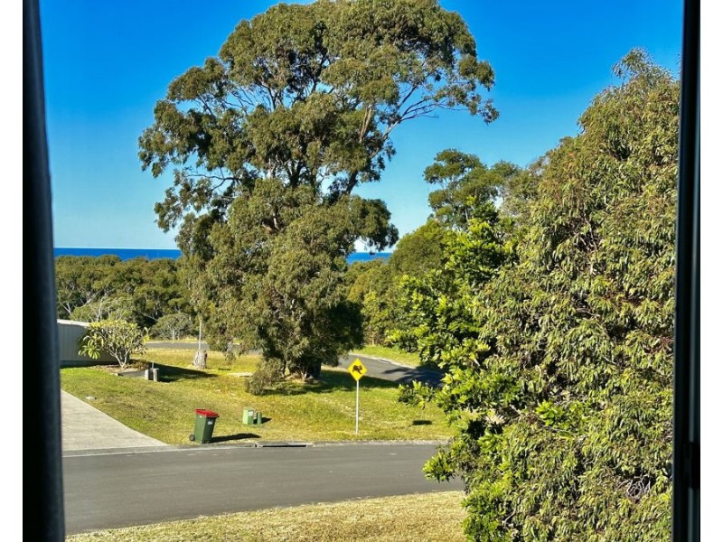 38 Scarborough Circuit, Red Head NSW 2430