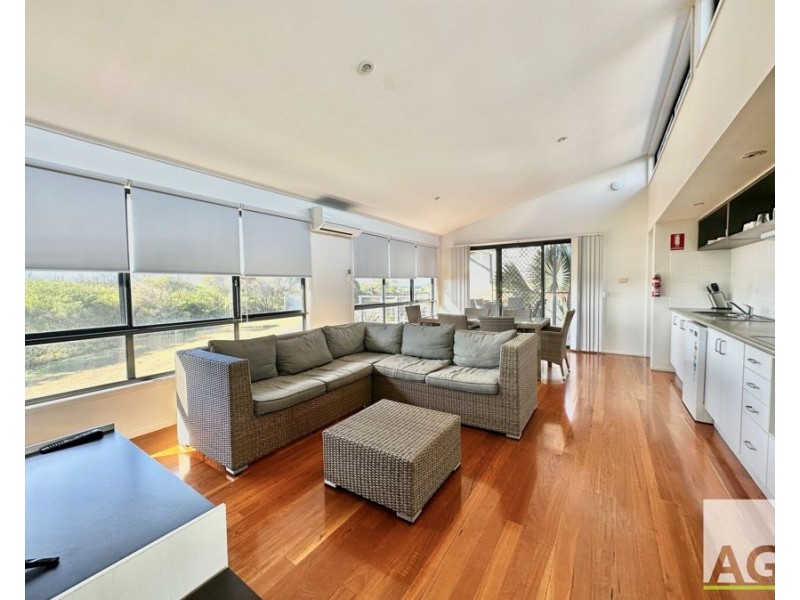 21 Whales Parade, Diamond Beach NSW 2430