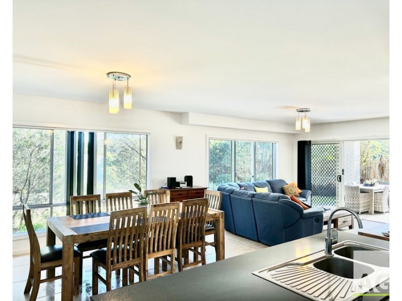 4 Torquay Circuit, Red Head NSW 2430