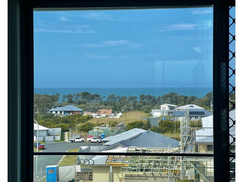 2/14 Shores Cres, Diamond Beach NSW 2430