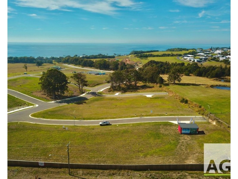 8 Silk Crescent, Diamond Beach NSW 2430