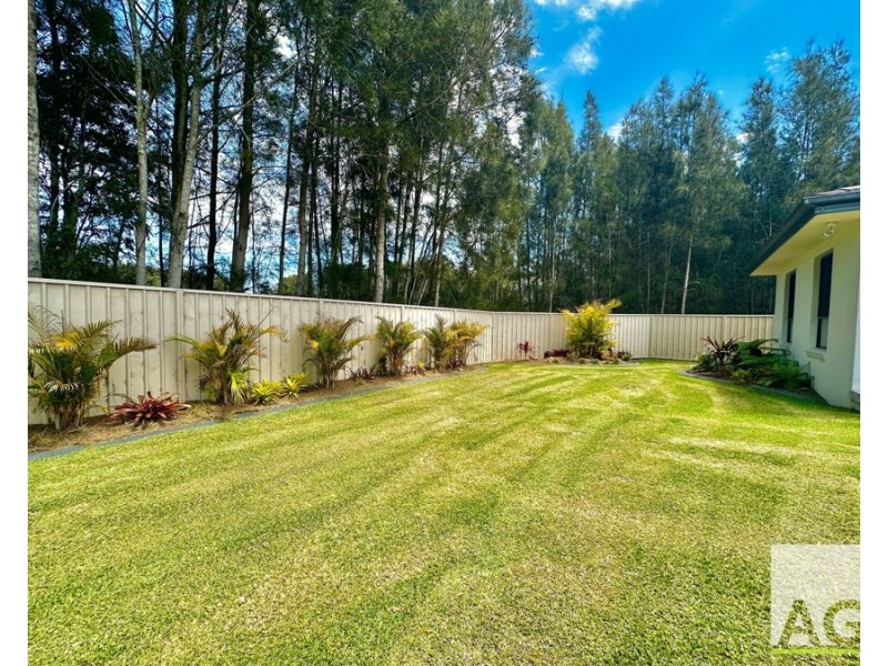 30 Bellevue Pl, Black Head NSW 2430